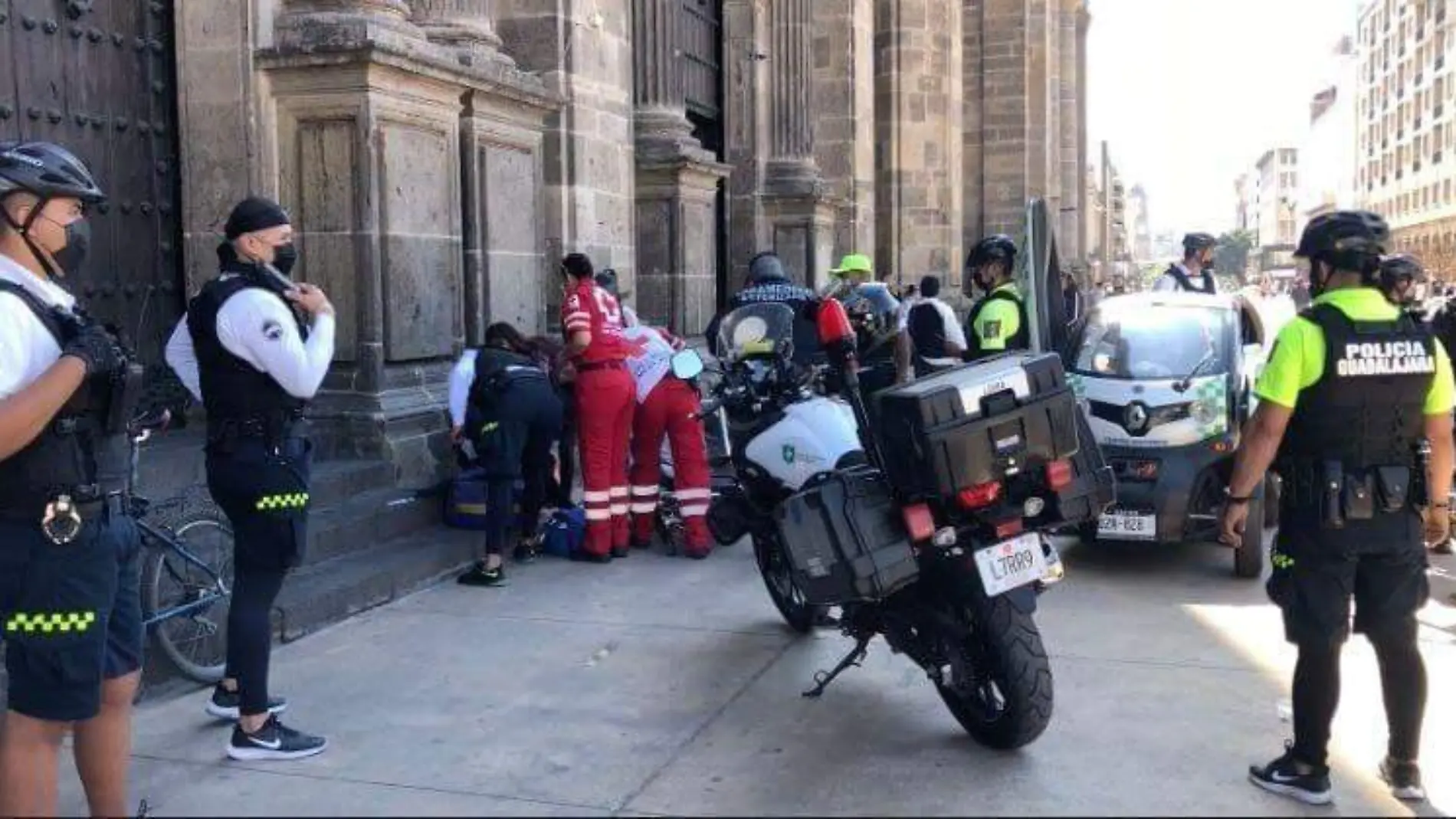 Mujer da a luz en el centro